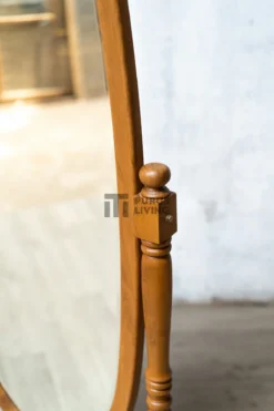 cermin panjang berdiri minimalis