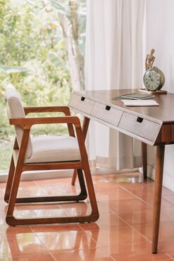 Meja Direktur Minimalis