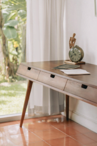 Meja Direktur Minimalis