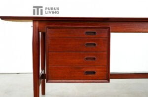 Meja Belajar Aesthetic